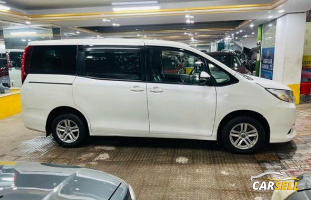 Toyota Noah 2015 (Used Car)