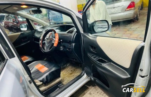 Toyota Ractis Fresh Condition 2005 (Used Car)