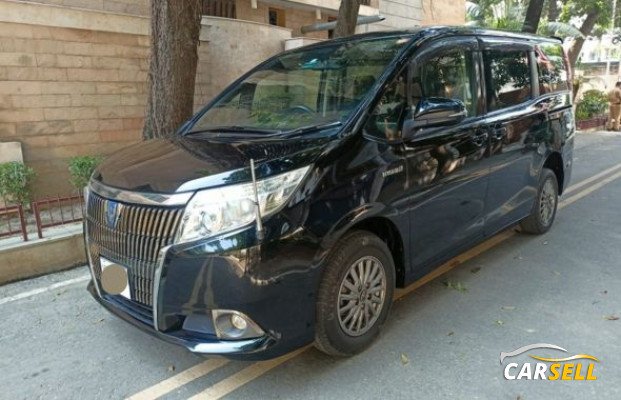 Toyota Esquire Octane 2014