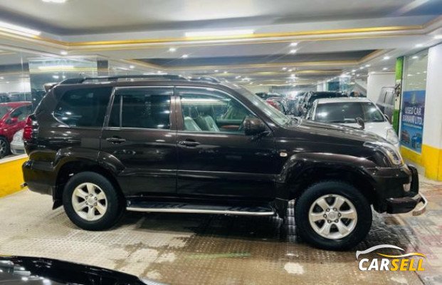 Toyota Prado Sunroof 7 Set 2005 (Used Car)
