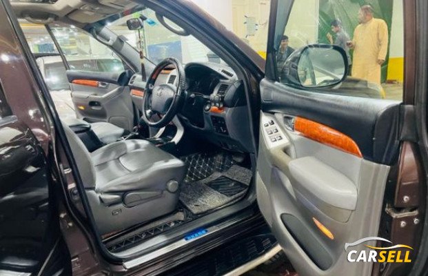 Toyota Prado Sunroof 7 Set 2005 (Used Car)