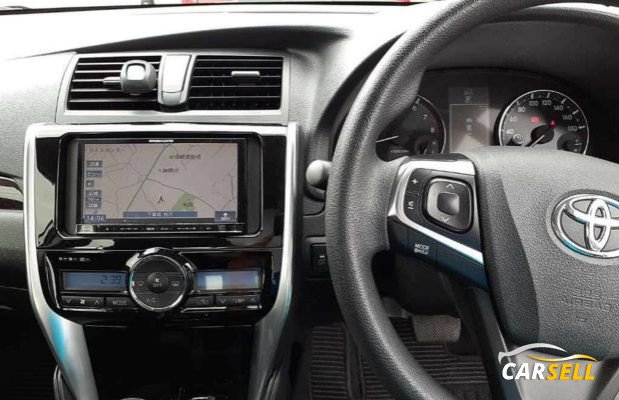 TOYOTA PREMIO 2017 SILVER
