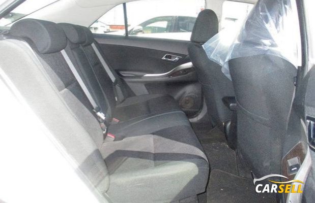 TOYOTA PREMIO  2017 WHITE