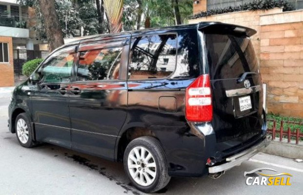 Toyota X- Noah 2010 (Used Car)