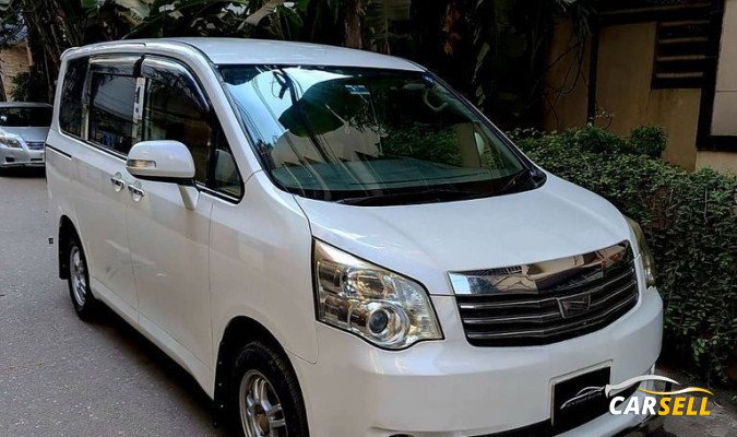 Toyota Noah 2010 Used Car
