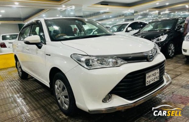 Toyota Axio Hybrid 2016 (Used Car)