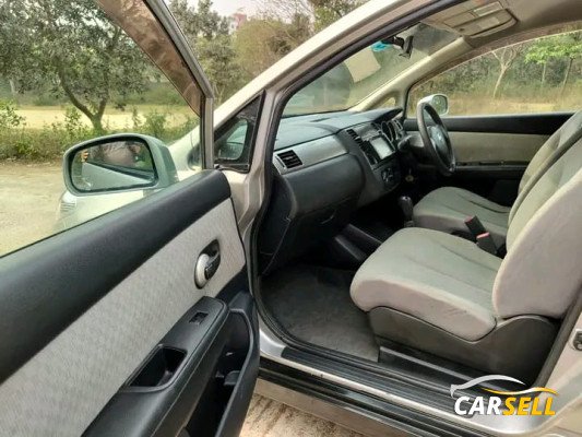 Nissan Tiida Latio 2005 (Reg. 2011) – Super Fresh Used Car for Sale