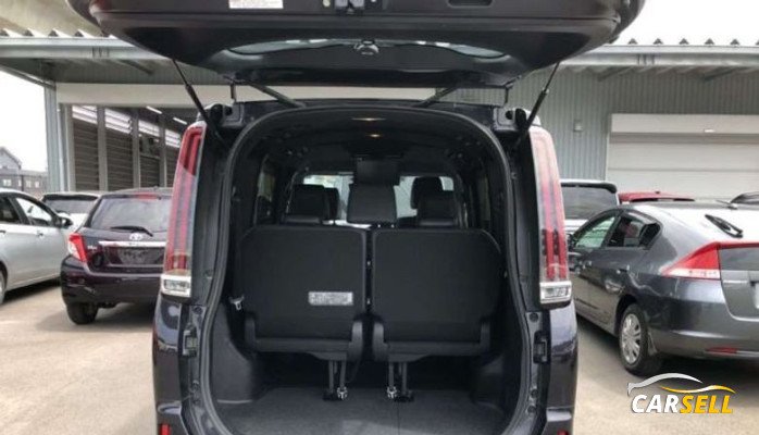 Toyota Esquire Gi Hybrid Black 2020 Reconditioned Car