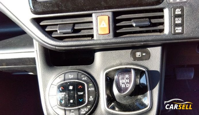 Toyota Noah X Silver 2019 Reconditioned Car