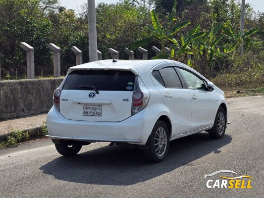Toyota Aqua 2013 | 1500cc Hybrid