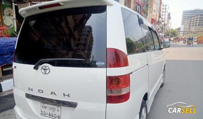 Toyota Noah X Edition 2002 Used Car