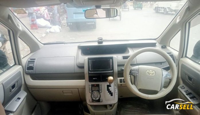 Toyota Noah X Edition 2009 Used Car