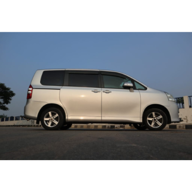 Toyota Noah X 2013 (Used)