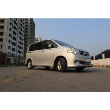 Toyota Noah X 2013 (Used)