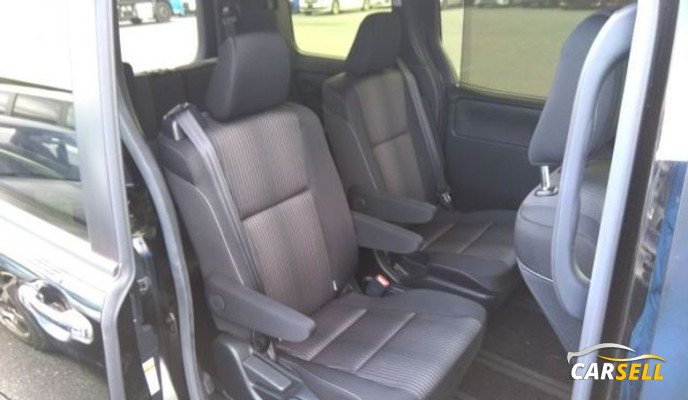 Toyota Voxy ZS KIRAMIC 2020 Reconditioned Car