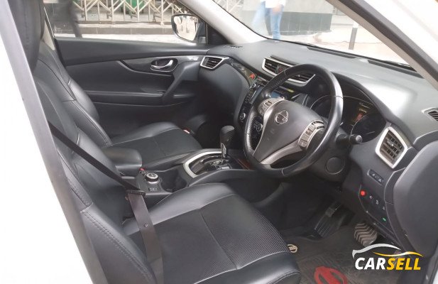 Nissan X-Trail Hybrid Sunroof 2015