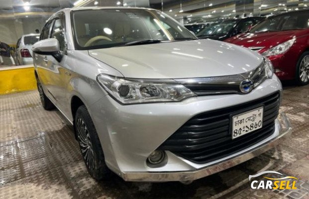 Toyota Axio Hybrid 2015 (Used Car)