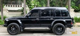 Nissan Patrol As like Hummer 1991