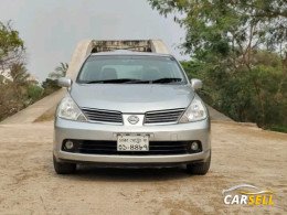 Nissan Tiida Latio 2005 (Reg. 2011) – Super Fresh Used Car for Sale