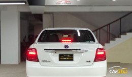 Toyota Axio Hybrid white 2019 Recondition Car